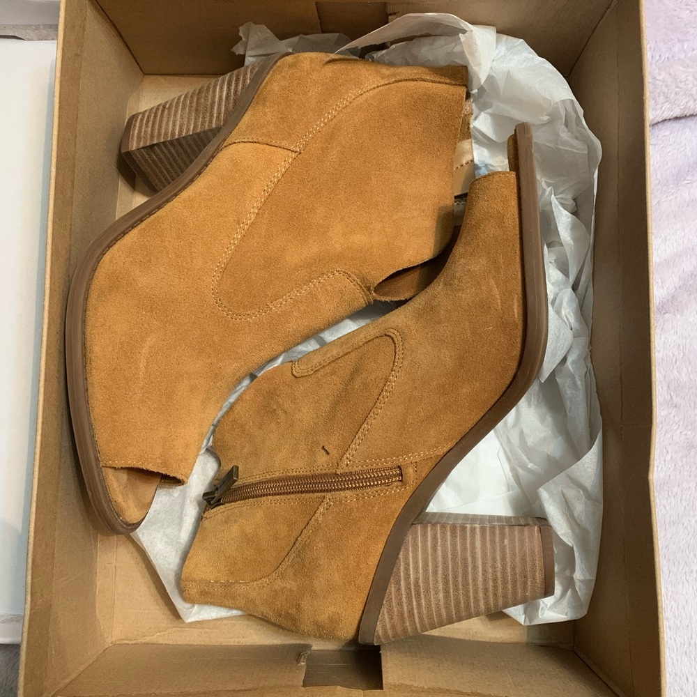 Jessica Simpson Booties - Picture 2 of 4